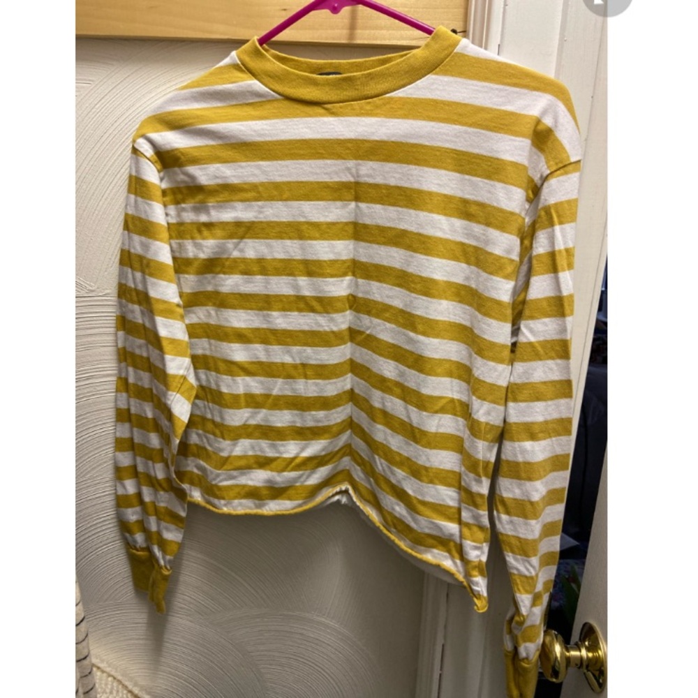 A long sleeve half shirt